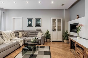 尊尚公寓 | 2 間睡房、獨特設計、獨特裝修、書桌