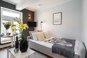 Studio Classique | 2 chambres, décoration personnalisée, ameublement personnalisé, bureau