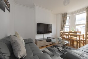 House, 4 Bedrooms | Living area | Flat-screen TV - Fortified Home - Near Rochester Castle (Rochester)