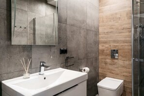 Appartement Deluxe, non-fumeur, vue ville | Salle de bain
