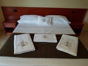 Coffres-forts dans les chambres, bureau, rideaux occultants