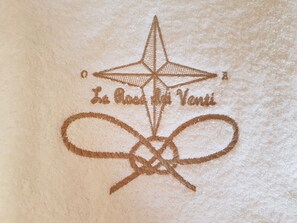 Chambre Double, balcon, vue mer | Équipements de salle de bain