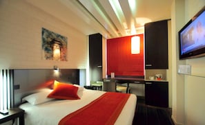 Standard-Doppelzimmer | 1 Schlafzimmer, Minibar, Schreibtisch, Verdunkelungsvorhänge