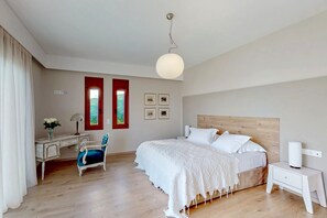 1 bedroom, desk, soundproofing, iron/ironing board - Ocean Villas Complex by Ocean Residences (Malevizi)