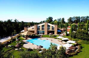 Outdoor pool, pool loungers - Assia Spa (Fucecchio)