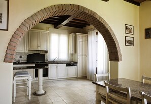 Comfort Apartment, 1 Bedroom | Private kitchen | Fridge, stovetop, cookware/dishes/utensils - Assia Spa (Fucecchio)