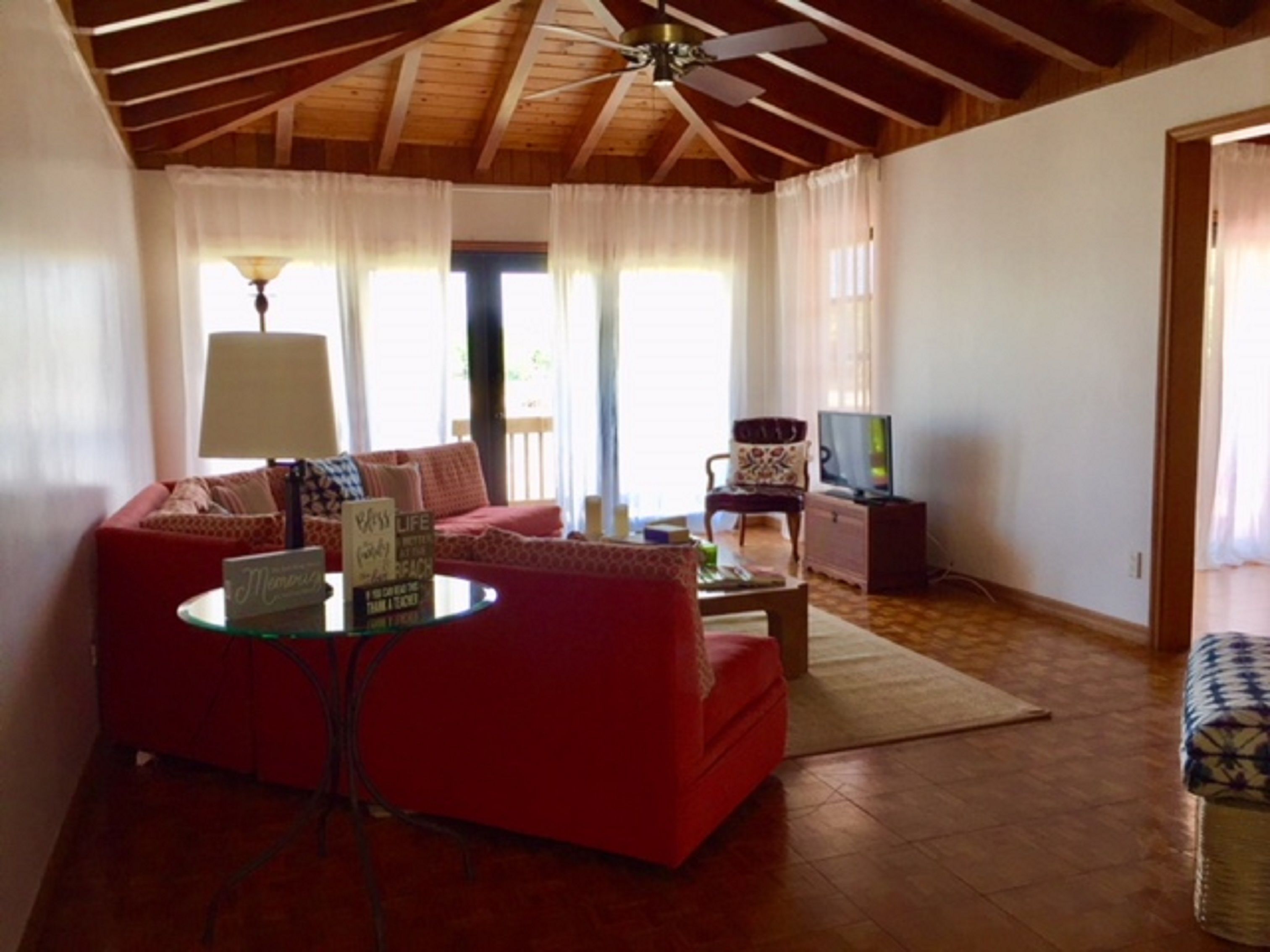 Family House, 4 Bedrooms, Sea View | Living room | Flat-screen TV, Netflix