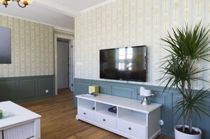 Appartamento Superior, 3 camere da letto (Þingholtsstræti 7) | Soggiorno | TV a schermo piatto