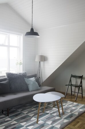 Loft (Bókhlöðustígur 6a) | Area soggiorno | TV a schermo piatto