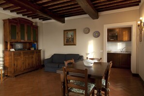 Standard Apartment, 1 Bedroom | Living room | Flat-screen TV - Agriturismo La Colombaia (Cerreto Guidi)