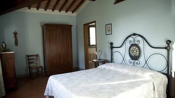 Standard-Apartment, 1 Schlafzimmer | Kostenlose Babybetten, Zustellbetten, kostenloses WLAN, Bettwäsche