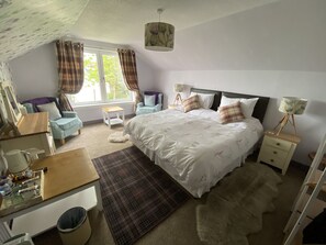 Superior Double Room | Hypo-allergenic bedding, individually decorated, individually furnished - The Drumbeg Hotel (Drumbeg)