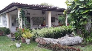 Coin salon dans le hall