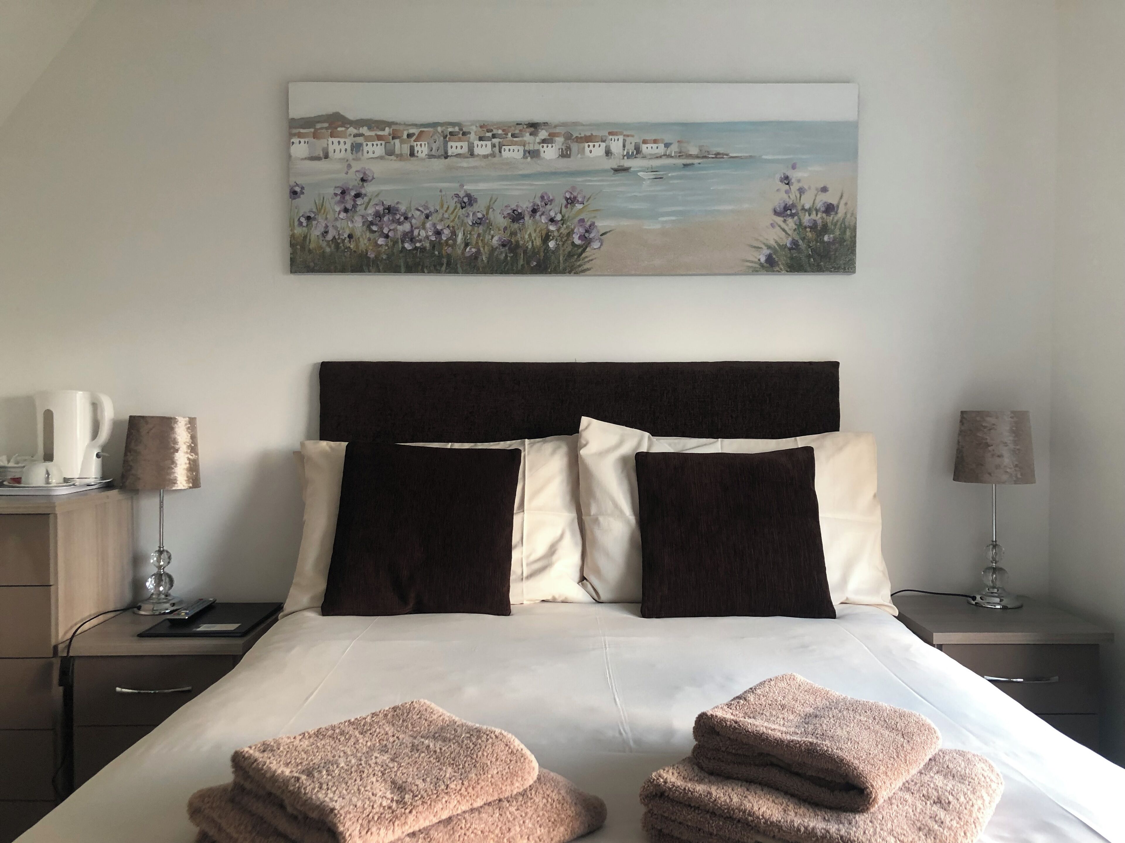 Eenvoudige tweepersoonskamer | Gratis wifi, beddengoed