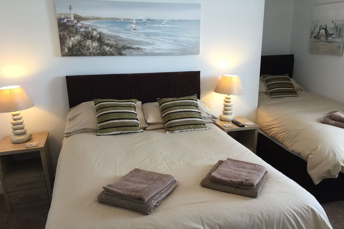 Wifi gratis y ropa de cama 
