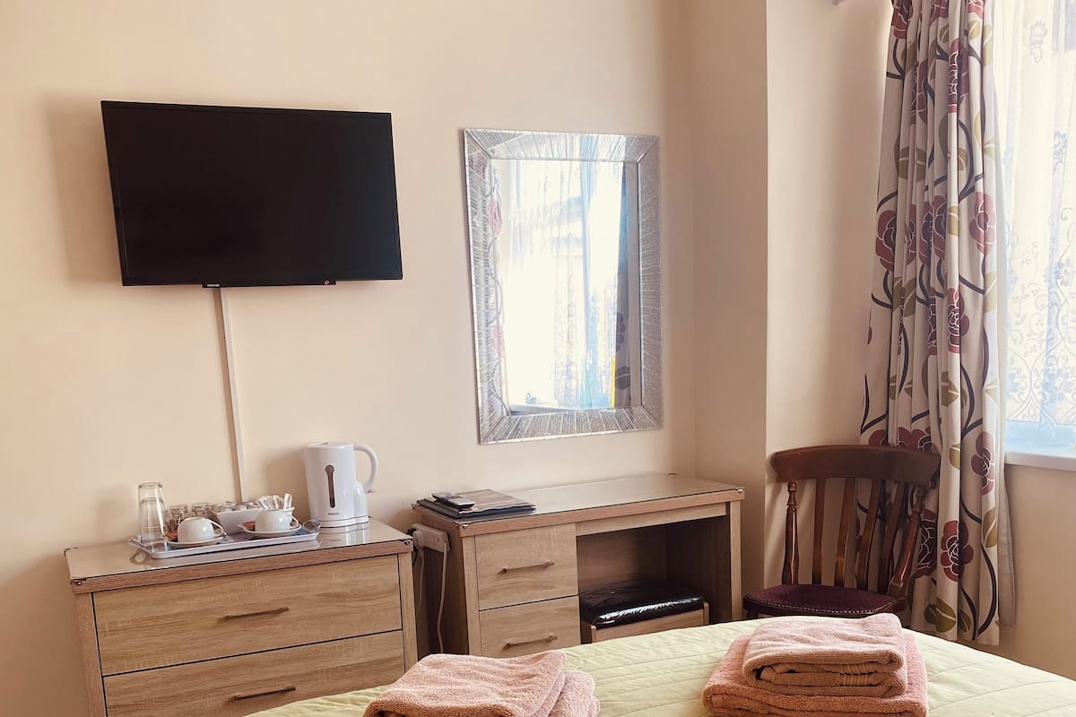Habitación doble estándar | Wifi gratis y ropa de cama