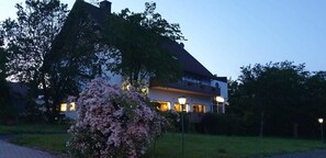 Exterior detail - Hotel Gaulskopf (Langgoens)