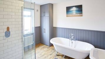 Luxury House, Multiple Beds, Non Smoking | Bathroom | Shower, hair dryer, towels
