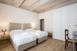 Room - Fiesolana Balcony (Florence)