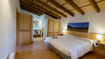 Apartemen Superior, 1 kamar tidur, teras | 2 kamar tidur, seprai premium, selimut bulu angsa, dan kedap suara