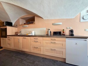 Kühlschrank, Mikrowelle, Geschirrspüler