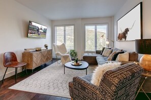 テレビ、書斎 / ワークスペース