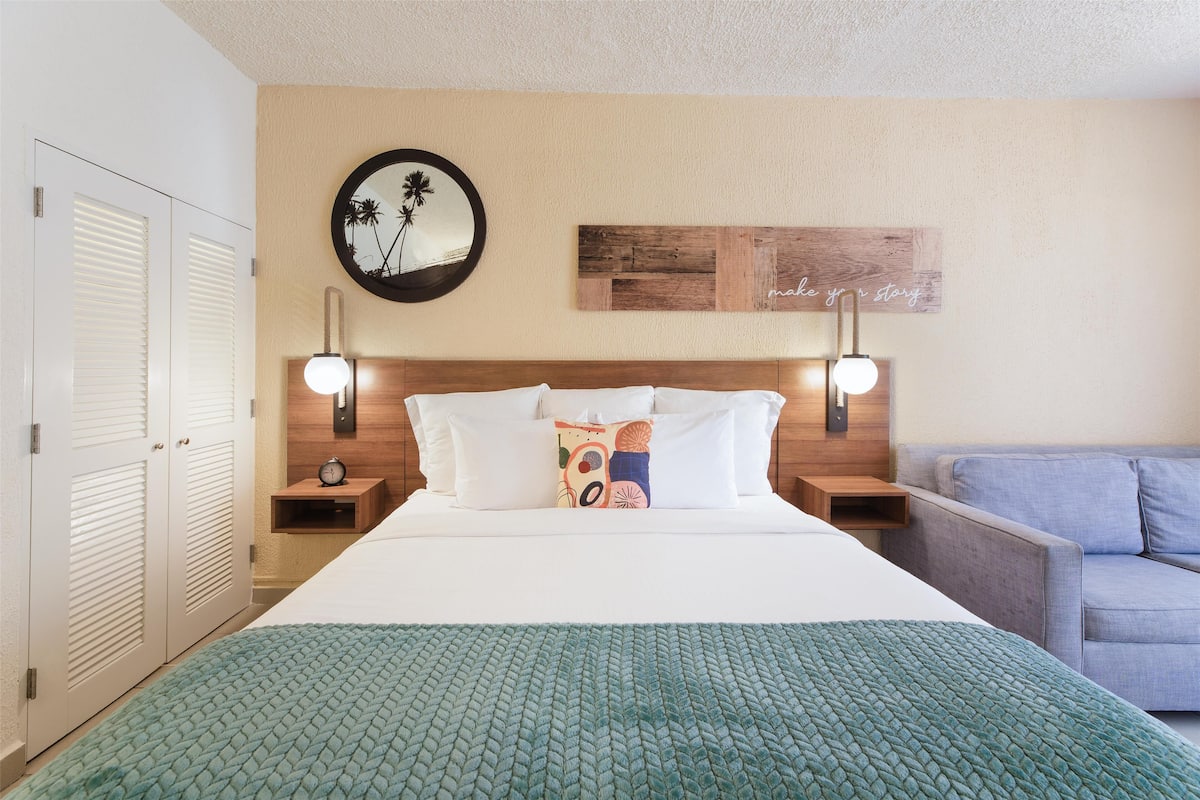 Premium bedding, pillowtop beds, in-room safe, individually furnished