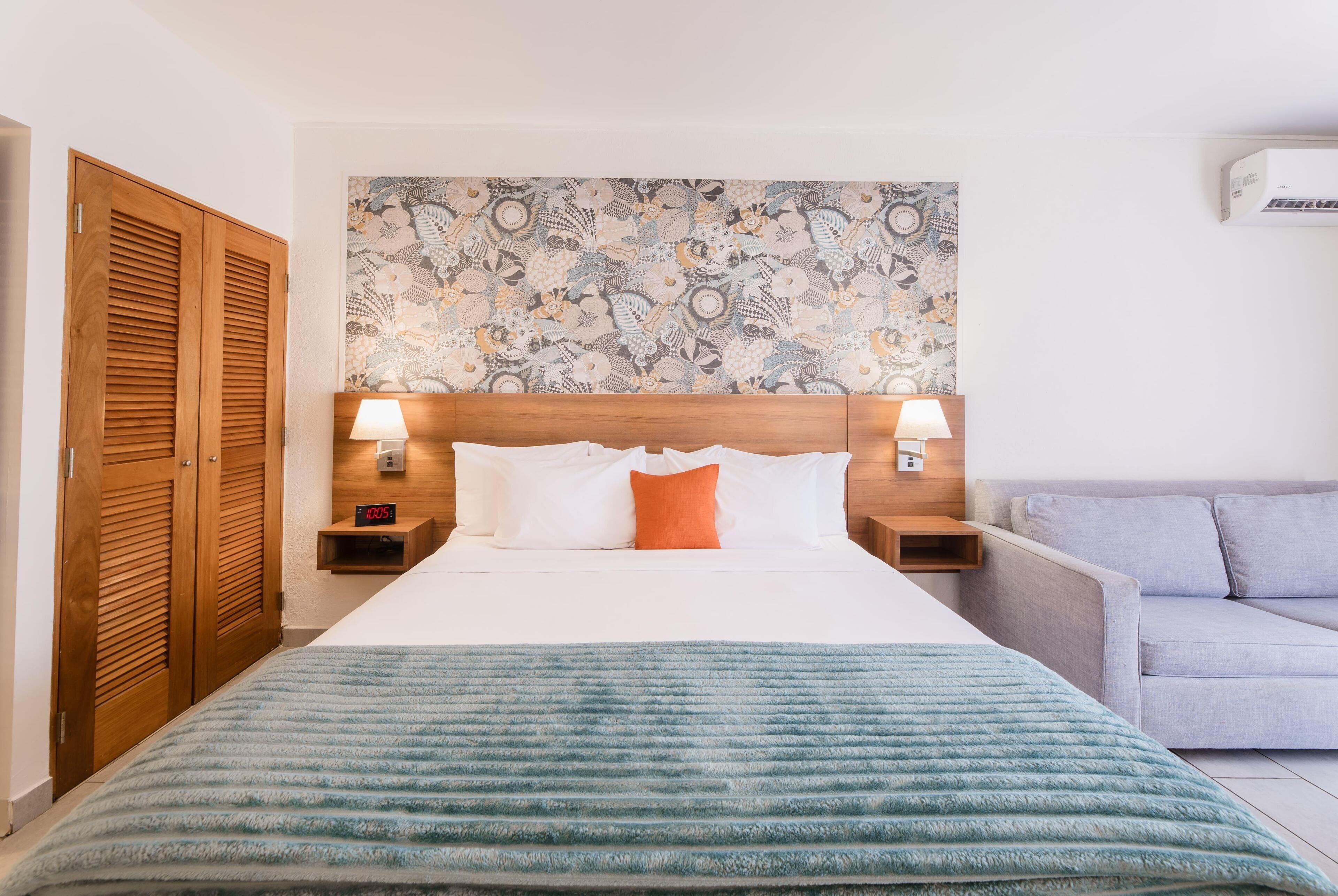 1 bedroom, premium bedding, pillow-top beds, in-room safe