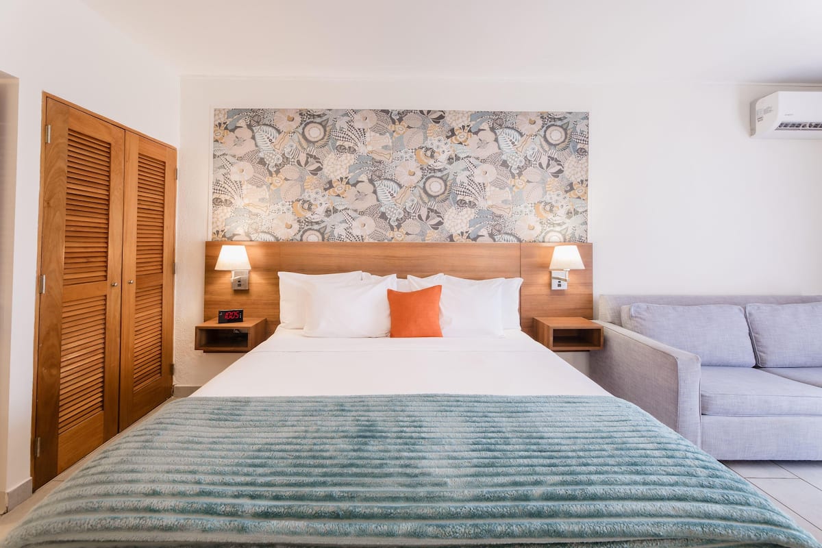 1 bedroom, premium bedding, pillow-top beds, in-room safe