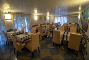 Free daily buffet breakfast  - Hotel Hervè (Massa)