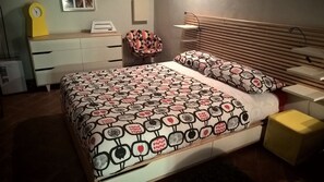 Standard Double Room, 1 Queen Bed, Non Smoking, Ground Floor | 1 bedroom, desk, free WiFi, bed sheets - B&B Luna (Syracuse)