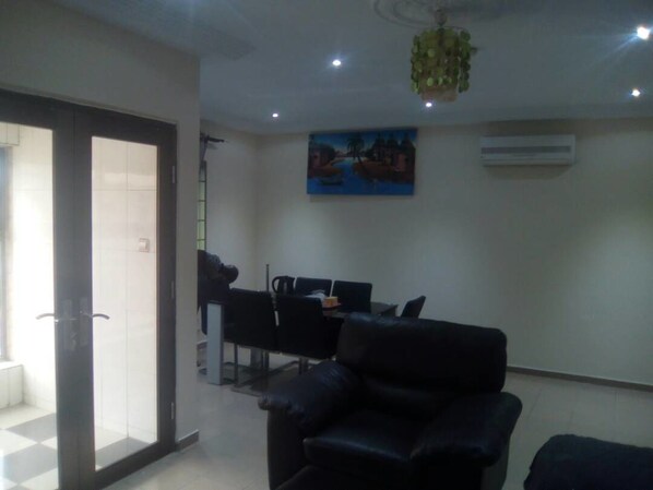 Televisión de pantalla plana