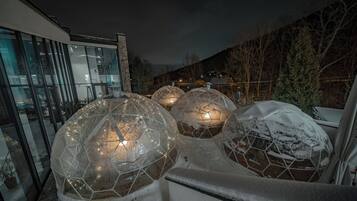 2 restaurants, local and international cuisine