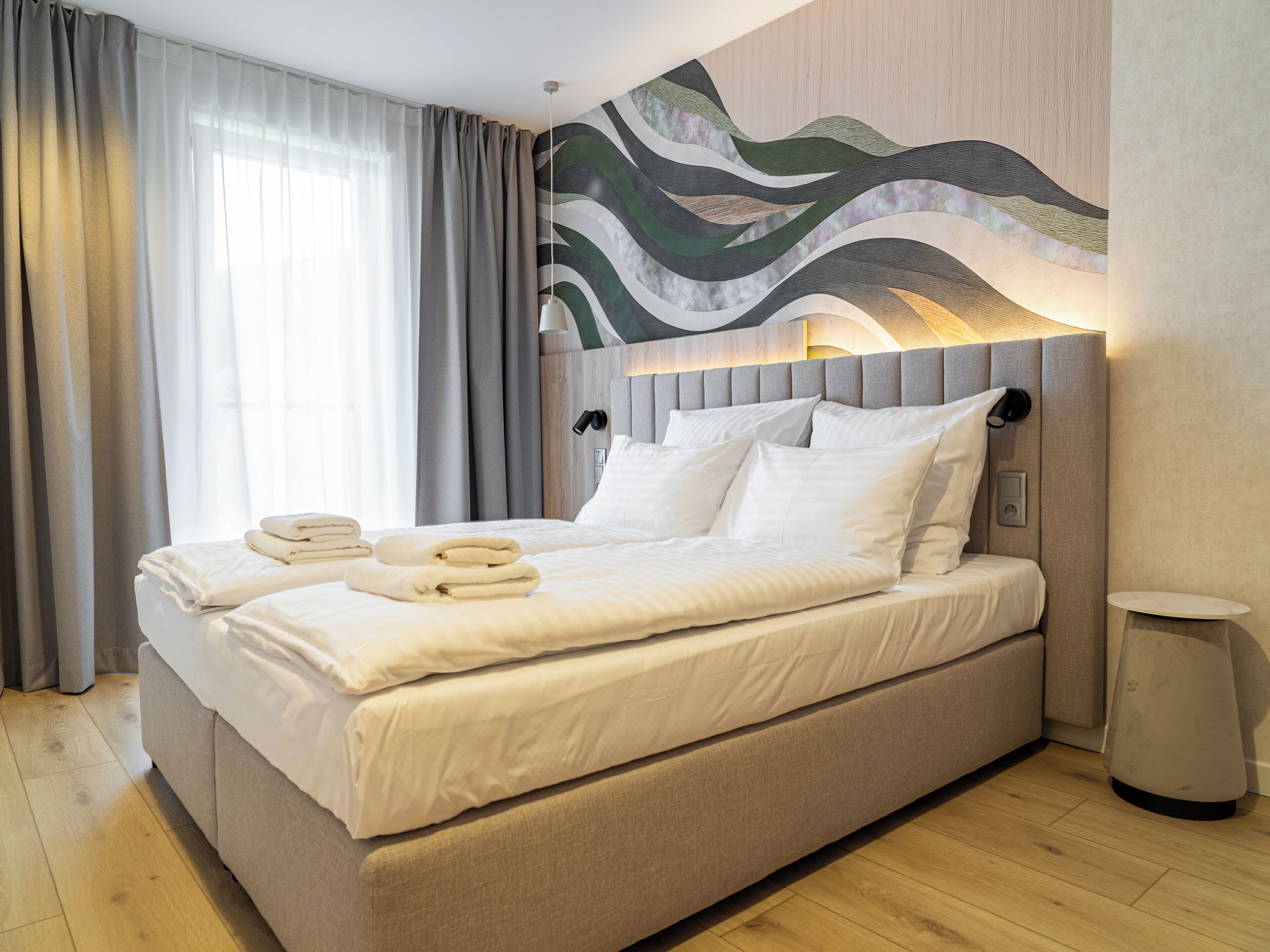 Ropa de cama de alta calidad y escritorio 