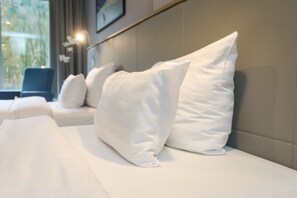 Premium-sengetøj, skrivebord, arbejdsområde til bærbare computere