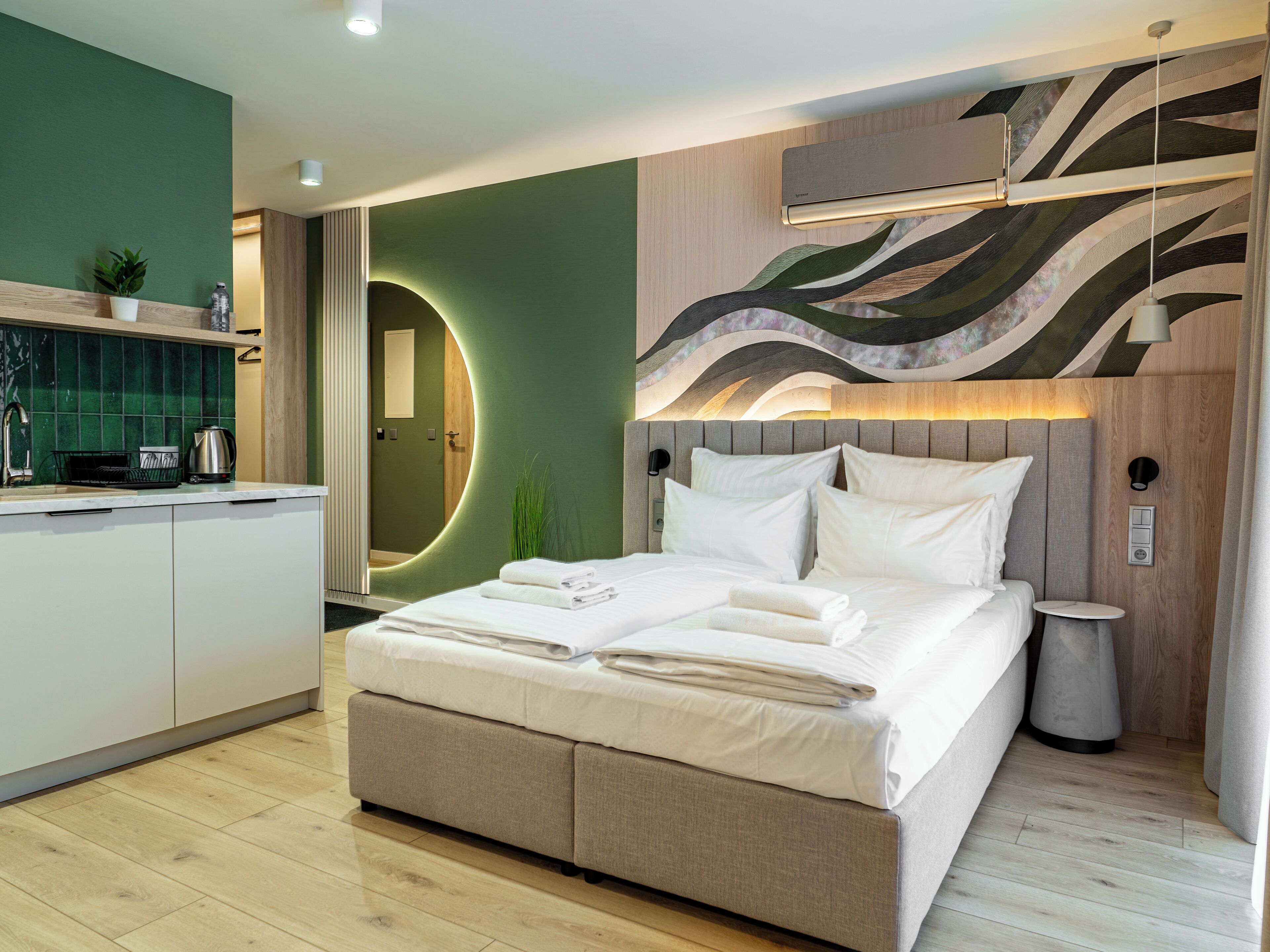 Ropa de cama de alta calidad y escritorio 