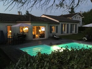 Façade de l’hébergement - soirée/nuit