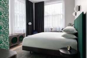 Egyptian cotton sheets, premium bedding, pillow-top beds, in-room safe - Woodlark Hotel Portland, a Tribute Portfolio Hotel (Portland)