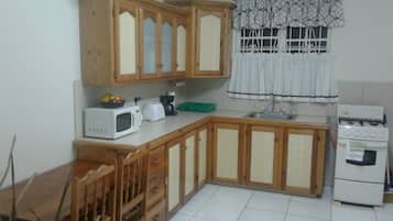 Apartment, 1 Double Bed, Non Smoking | Private kitchen | Fridge, microwave, stovetop, cookware/dishes/utensils