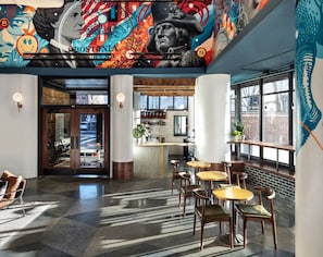 Coffee shop - The Revolution Hotel (Boston)