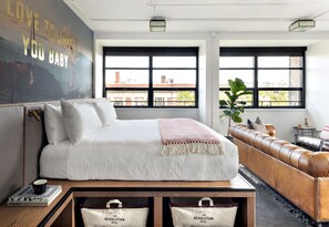 Suite, 1 letto king, bagno privato | Biancheria da letto di alta qualità, copriletto in piuma