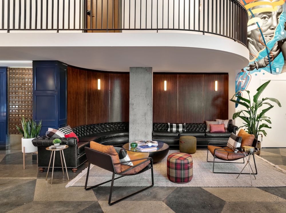 The Revolution Hotel by null