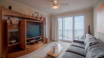 Condo, 2 Bedrooms, Hot Tub | Living room | TV, DVD player