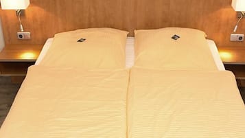 Kamar Double Superior, 1 Tempat Tidur Double, Bebas Asap Rokok | Seprai antialergi, brankas, meja kerja, dan tirai kedap cahaya