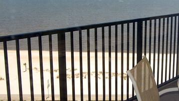 Condo, 2 Bedrooms, Hot Tub | Balkoni