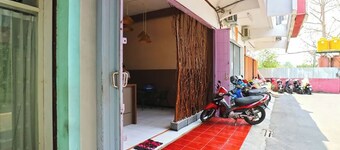 Pondok Backpacker City Square