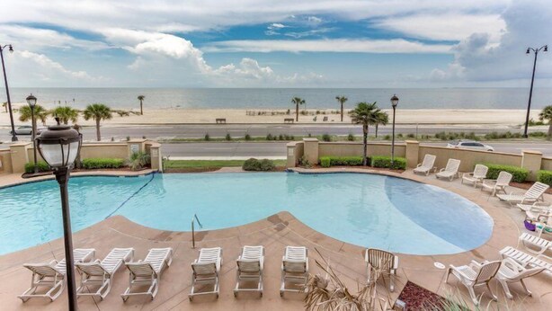 Outdoor pool - Sienna-Sienna 303 - Near Gulfport Beach (Gulfport)