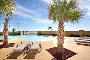 Outdoor pool - Sienna-Sienna 402 (Gulfport)