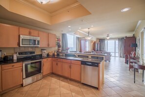 Private kitchen - Sienna-Sienna 1201 Penthouse (Gulfport)