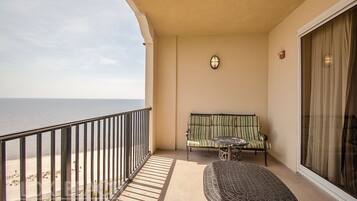 Condo, 2 Bedrooms, Hot Tub | Balcony